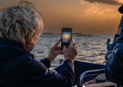 Atardecer en el velero de A Toda Vela en la bahía de Cádiz