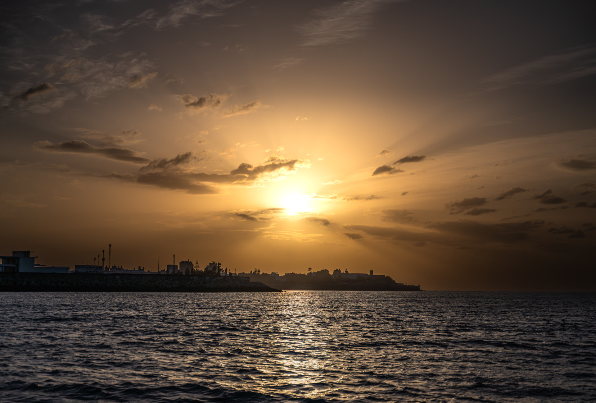 atardecer bahia de Cádiz desde el velero de A Toda Vela