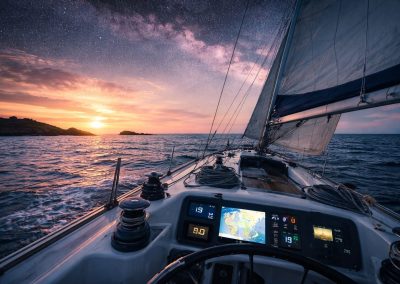 Velero de A Toda Vela navegando